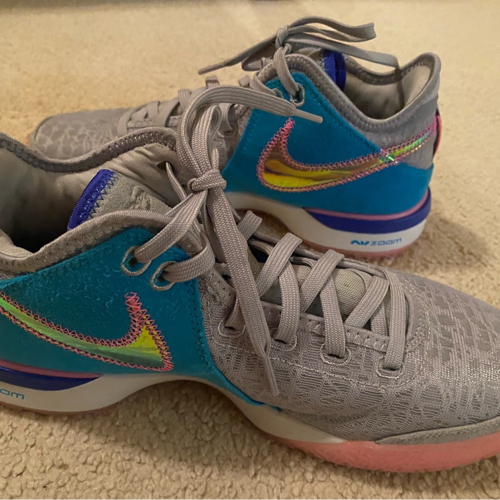 Nike LeBron Nxxt Gen mens basketball shoes. - Picture 2 of 7